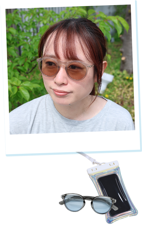 サングラスをかけた女性の画像