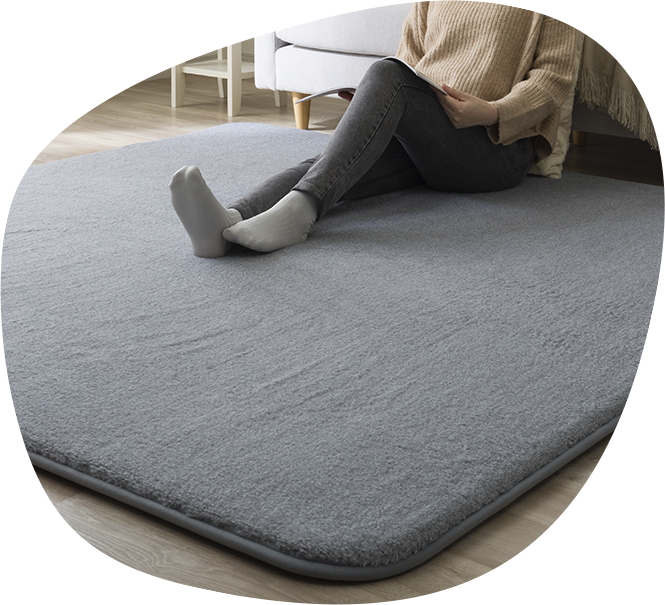 極暖素材を使用したグレーのラグ