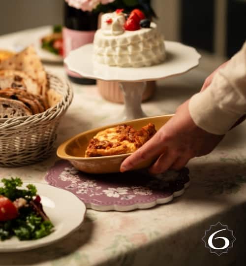 06 あたたかな食事をそのまま出せるオーブンウェアの画像
