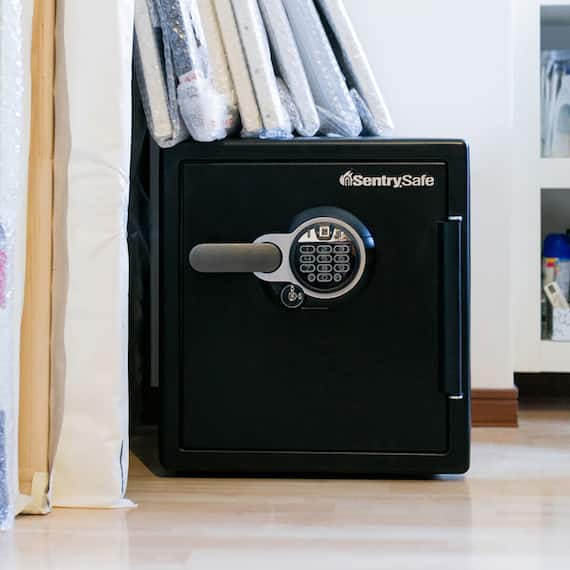 指紋認証型テンキー式1時間耐火・耐水金庫(M) 10枚目画像