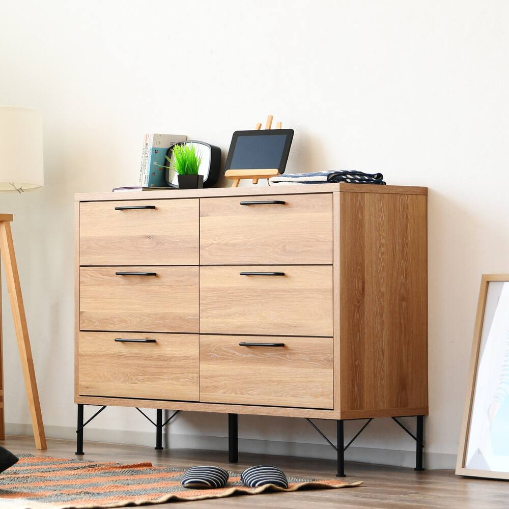 050317701.jpg?ccp=1733608800&  