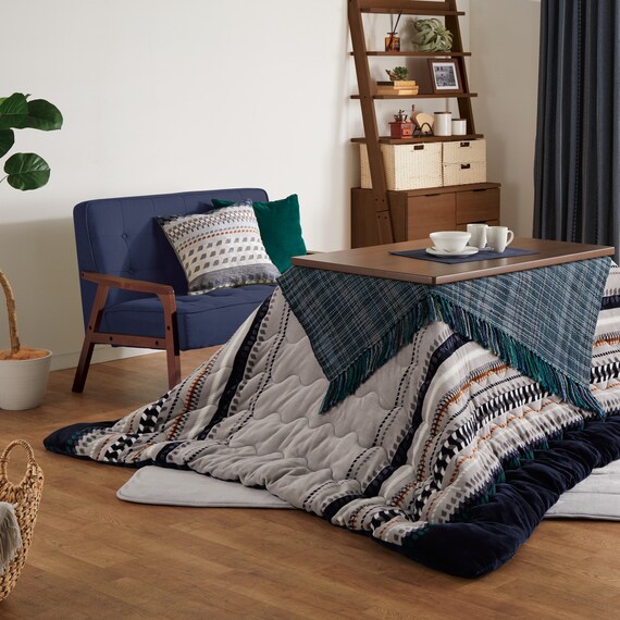 天然木フレームのコンパクトソファ 布張りタイプ (ルッキ2KD BL MBR) 15枚目画像