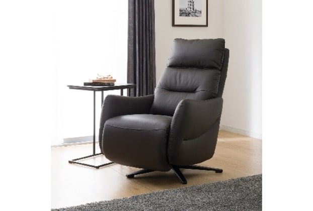 美品 ニトリ 2モーター電動パーソナル LE01 電動リクライニングチェア