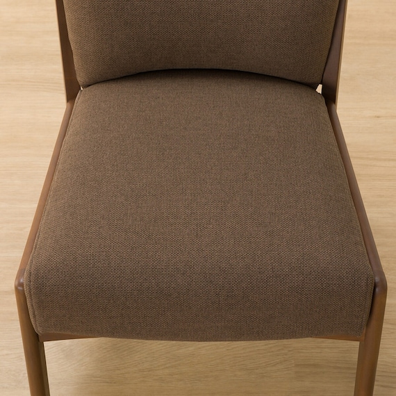 ソファのような座り心地のポケットコイルダイニングチェア(Nコレクション C-27AL MBR/AQ-BR) 9枚目画像