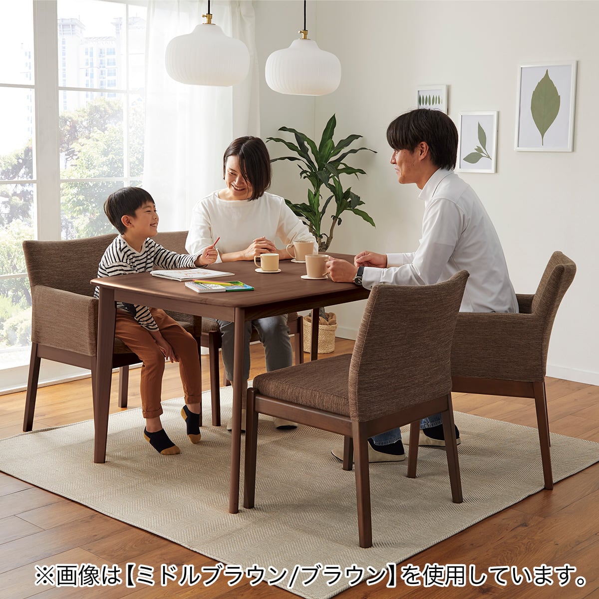 ソファのような座り心地のポケットコイルダイニングチェア(N