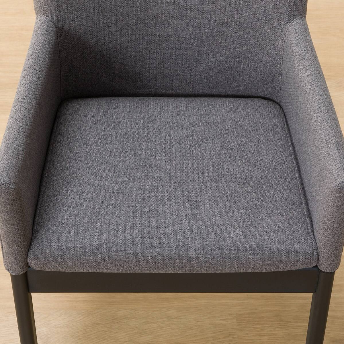 ソファのような座り心地のポケットコイルダイニングチェア(N