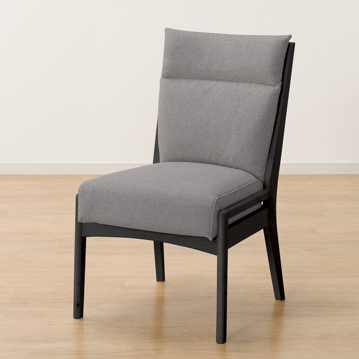 ソファのような座り心地のポケットコイルダイニングチェア(N