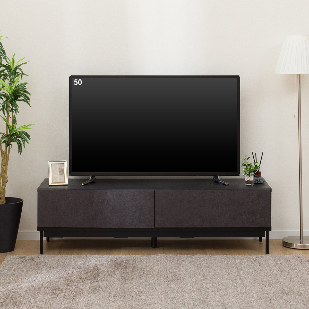 送料込み！美品！ニトリ　テレビボード　ブラック　黒木目調　幅124 送料込み！美品！ニトリ テレビボード ブラック 黒木目調 幅124