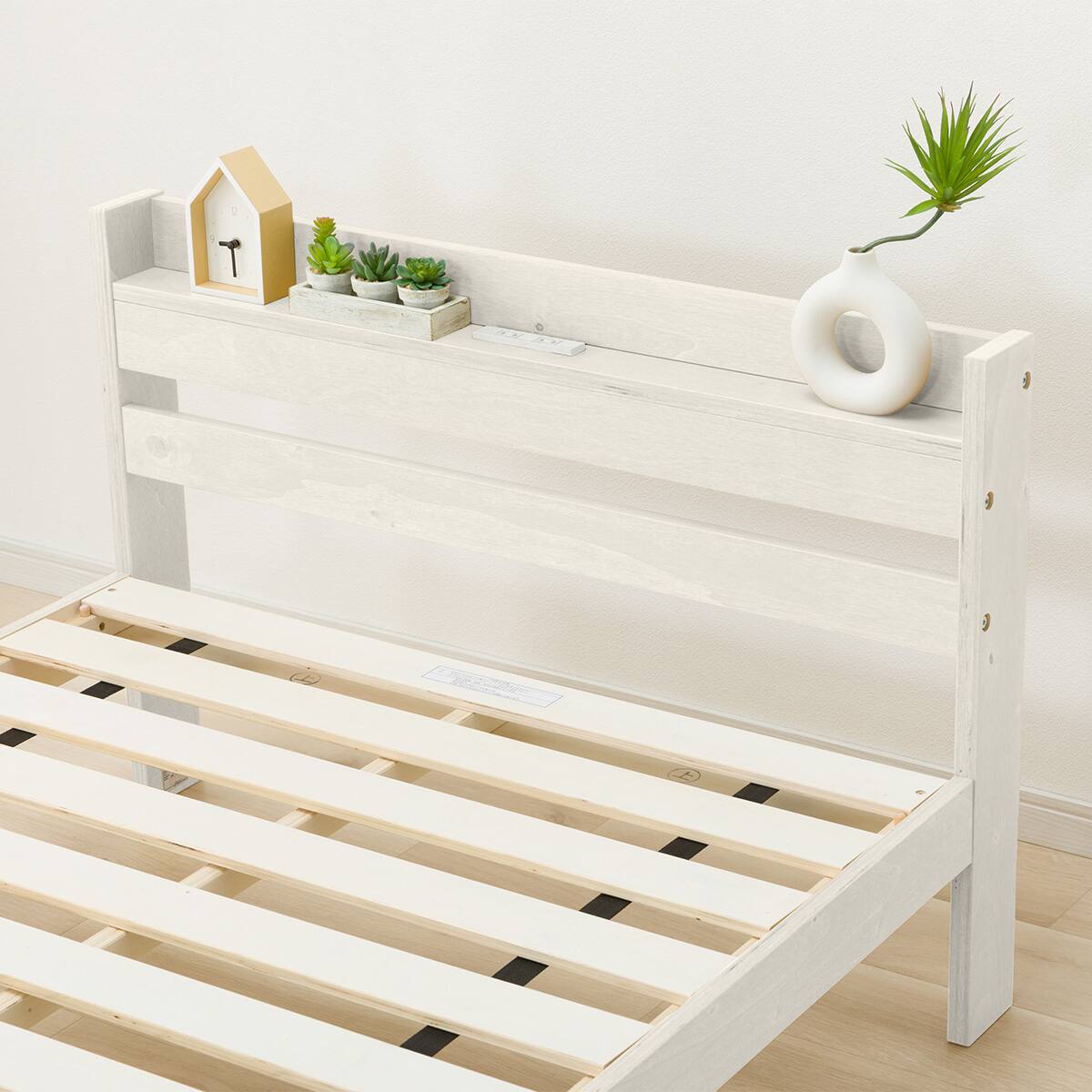 シングルベッドフレーム(WD101 SL 棚・コンセント付き WW) | ニトリ