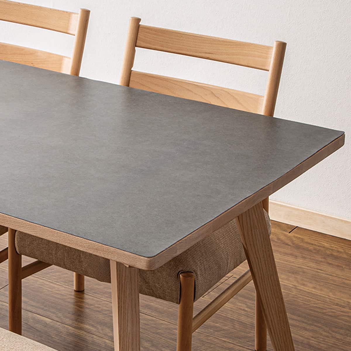 ずれにくいセラミック風テーブルマット0.5mm(90×150cm) | ニトリネット