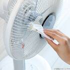 からみ付いたホコリを落とす扇風機クリーナー 3枚目画像