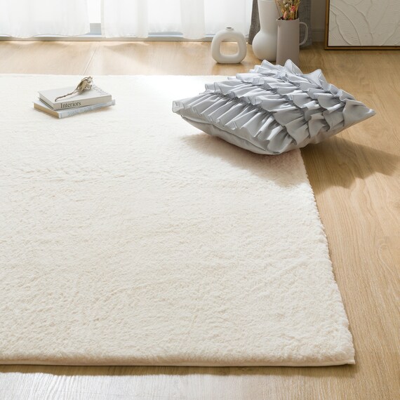 ふんわり、なめらか上質な肌ざわりのラグ(ウサギラグ5 185X185 IV NU01) 1枚目画像