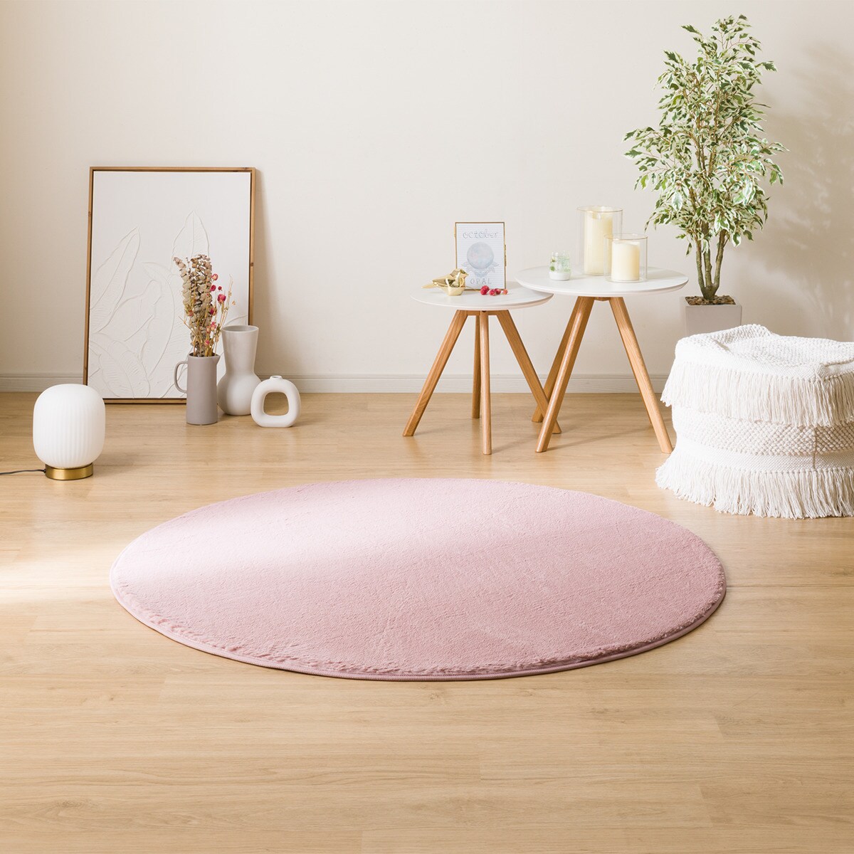 ふんわり、なめらか上質な肌ざわりのラグ(ウサギラグ5 130R RO NU01