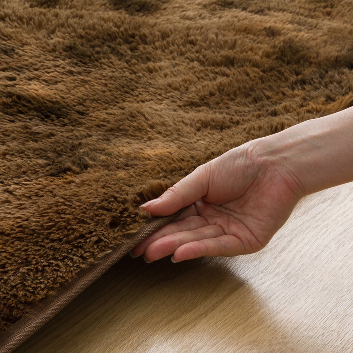 毛足が長く肌ざわりが良いラグ(185X185 BR SH01) | ニトリネット【公式