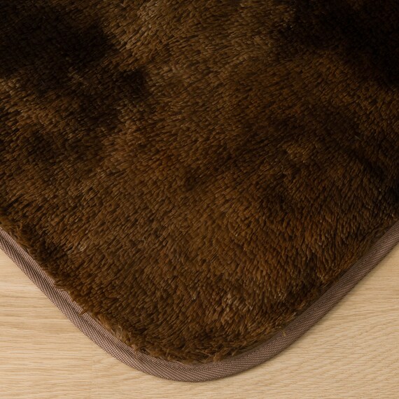 毛足が長く肌ざわりが良いラグ(185X185 BR SH01) 7枚目画像