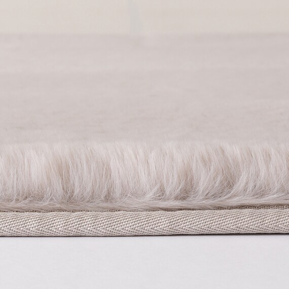ふんわり、なめらか上質な肌ざわりのラグ(ウサギラグ5 130X185 LMO NU01) 4枚目画像