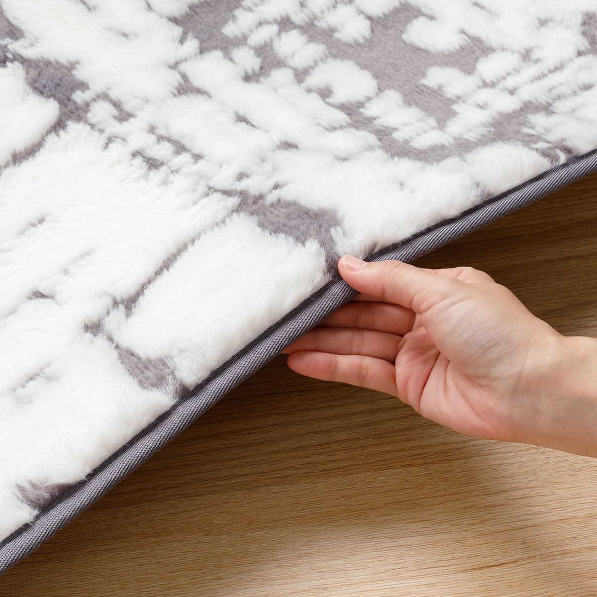 なめらかな肌ざわりのジャカードラグ(130X185 グレー JA11) | ニトリ
