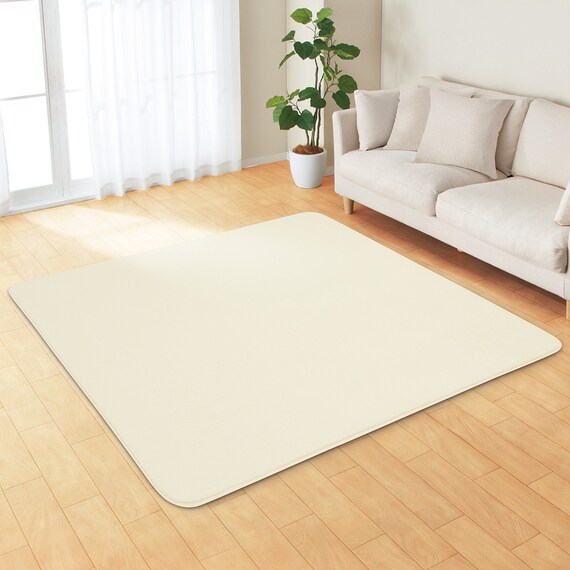 なめらかでやわらかい肌ざわりのラグ(185X185 IV FR02) 1枚目画像