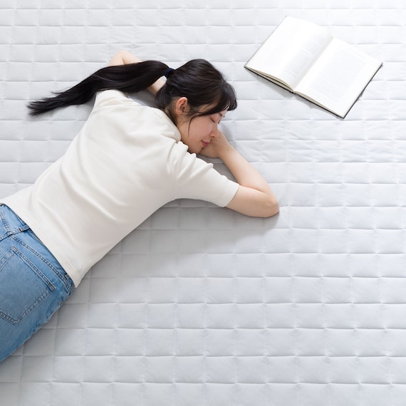 洗える 接触冷感 中綿キルト ラグ(Nクール 130X185 グレー VK01) 8枚目画像