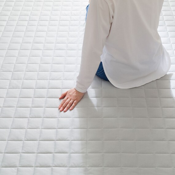 洗える 接触冷感 中綿キルト ラグ(Nクール 130X185 グレー VK01) 13枚目画像