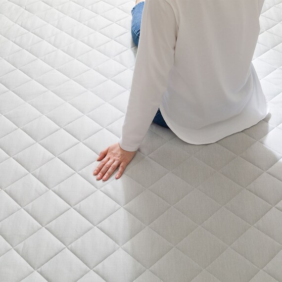 洗える 接触冷感 中綿キルト ラグ(Nクール極冷 95X185 グレー WY01) 11枚目画像