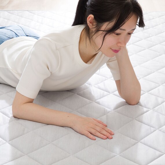 洗える 接触冷感 中綿キルト ラグ(Nクール極冷 185X240 グレー WY01) 9枚目画像