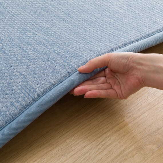 15mmウレタン入り 接触冷感  防汚 ラグ 表面装飾(Nクール極冷 PH185X185 ブルーW03) 12枚目画像