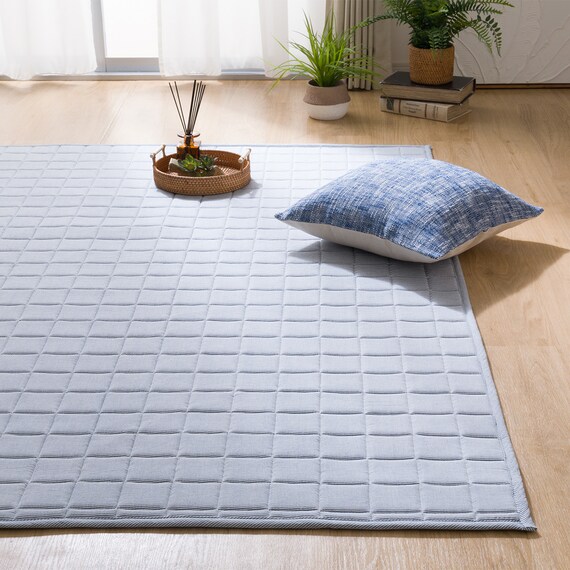 ウレタン10mm入り綿100%キルトラグ(ピケqu ブルー 130X185 DL02) 1枚目画像