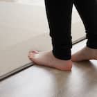 4辺なめらかカット 極厚50mmウレタン入り 接触冷感ラグ(Nクール極冷 MR 130X185 モカ Y08) 12枚目画像