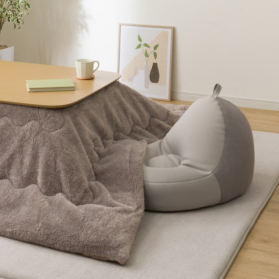 コタツにも使えるコンパクトビーズクッション 2枚目画像