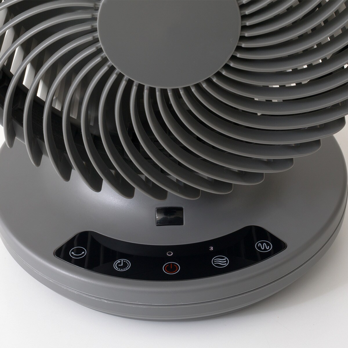ニトリ　DayValue 3Dサーキュレーター　3D首振り　扇風機 ニトリ DayValue 3Dサーキュレーター 3D首振り 扇風機 - メルカリ