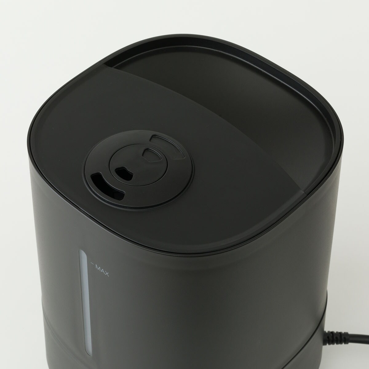楽に給水できるアロマオイル対応加湿器(超音波式 HM01 NC