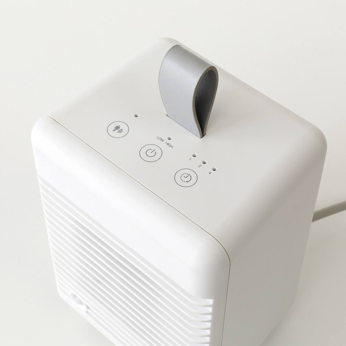 人感ミニセラミックファンヒーター(KH08WH) | ニトリネット【公式