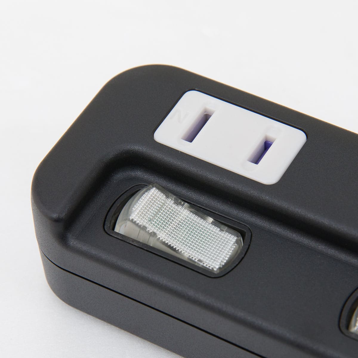 【新品】RGB 4pin ストリップ リモコン付き 約20本 まとめ 節電タップ4個口 2m(LB-4C4S ブラック) | ニトリネット【公式】 家具