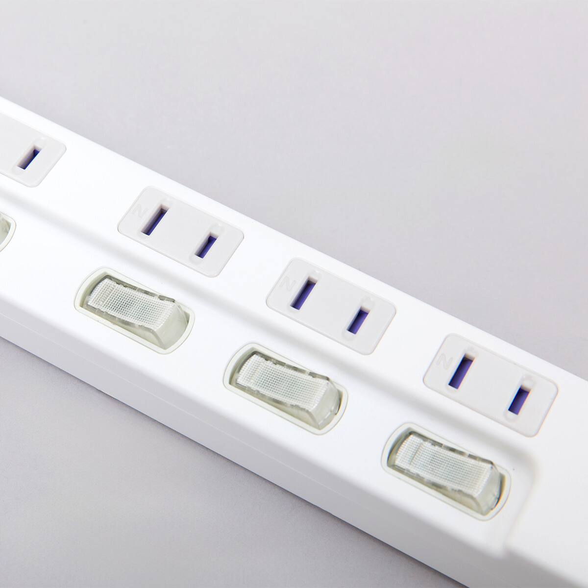 USB付節電タップ4個口 2m(Type-A 1ポート＋Type-C 1ポート)(LB-4C4S
