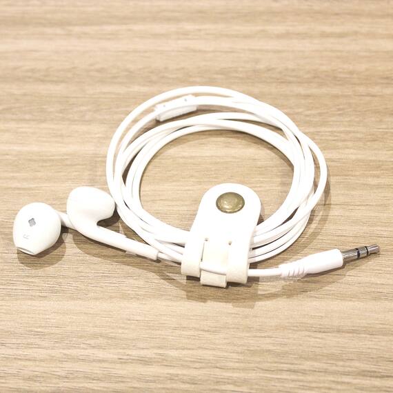 まとまるコードクリップ レザー風 3本入り(ホワイト) 1枚目画像