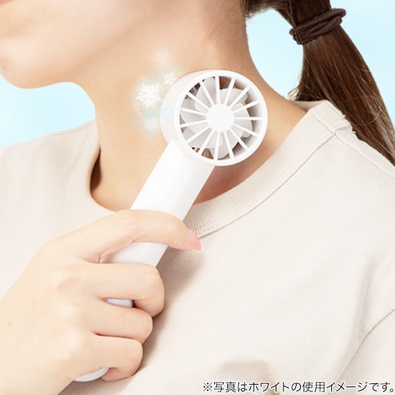 首掛けもできる冷却プレートハンディファン (MW04NG-DGY) 3枚目画像