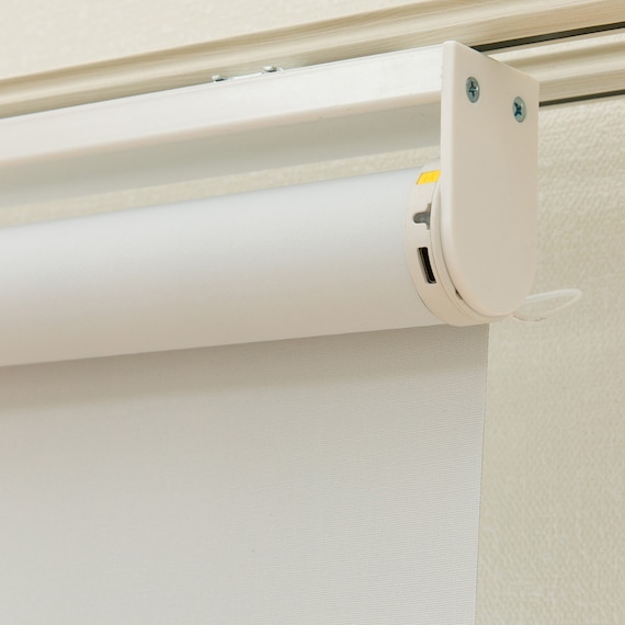 電動遮光ロールスクリーン リモコン式(SPR130X220) 10枚目画像