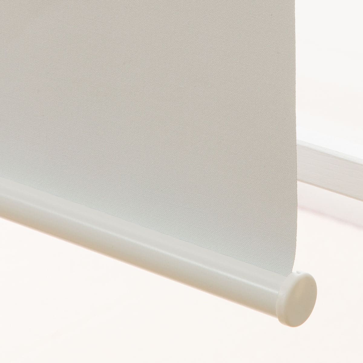 電動遮光ロールスクリーン リモコン式(SPR180X220) | ニトリネット