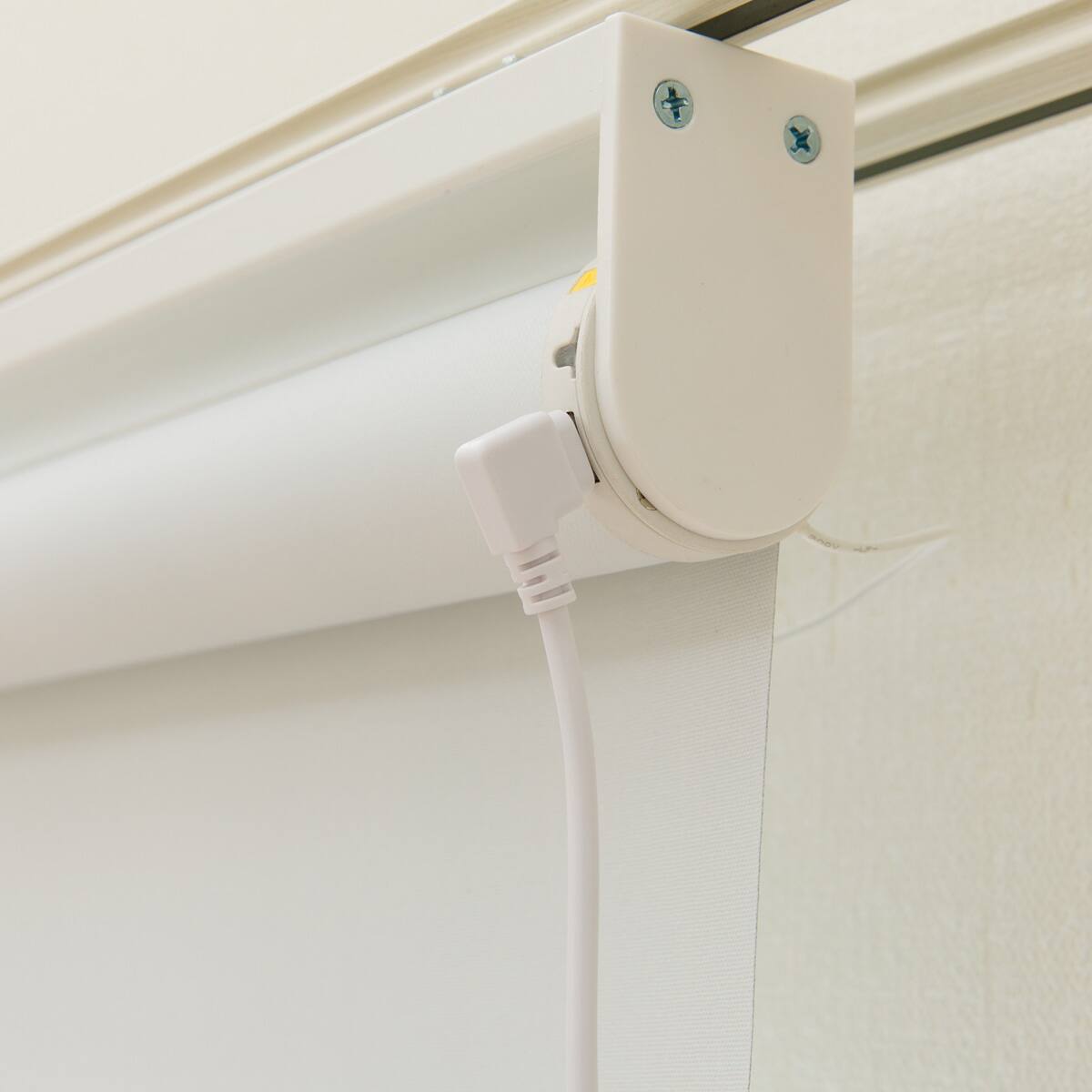 電動遮光ロールスクリーン リモコン式(SPR180X220) | ニトリネット