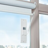 窓に貼り付けて使える ソーラーパネル充電器(NB01)