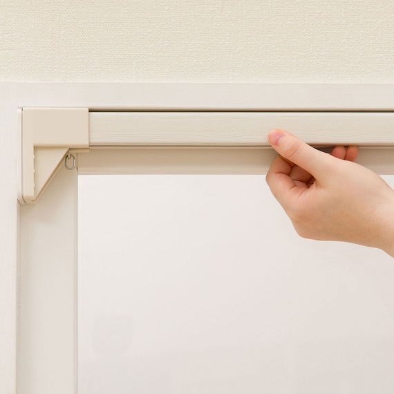 木目調つっぱりカーテンレール 伸縮式(TR2 ホワイトウォッシュ 110-150cm) 8枚目画像