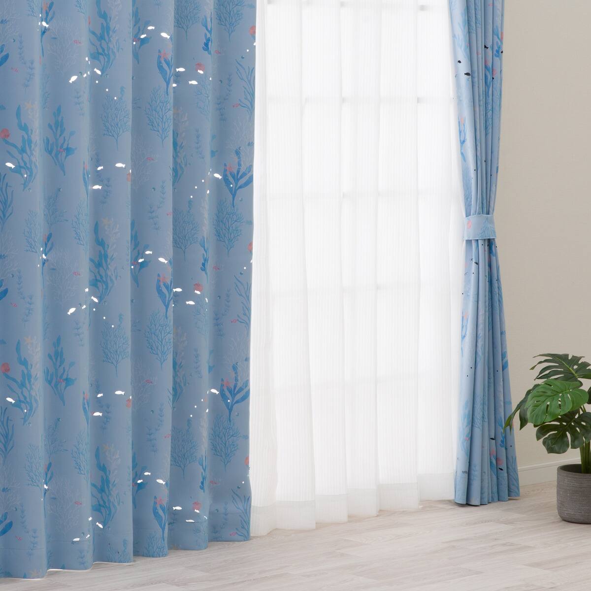 光を楽しむ透かし彫りカーテン 273サイズ 海と魚 130x140x2 | ニトリ