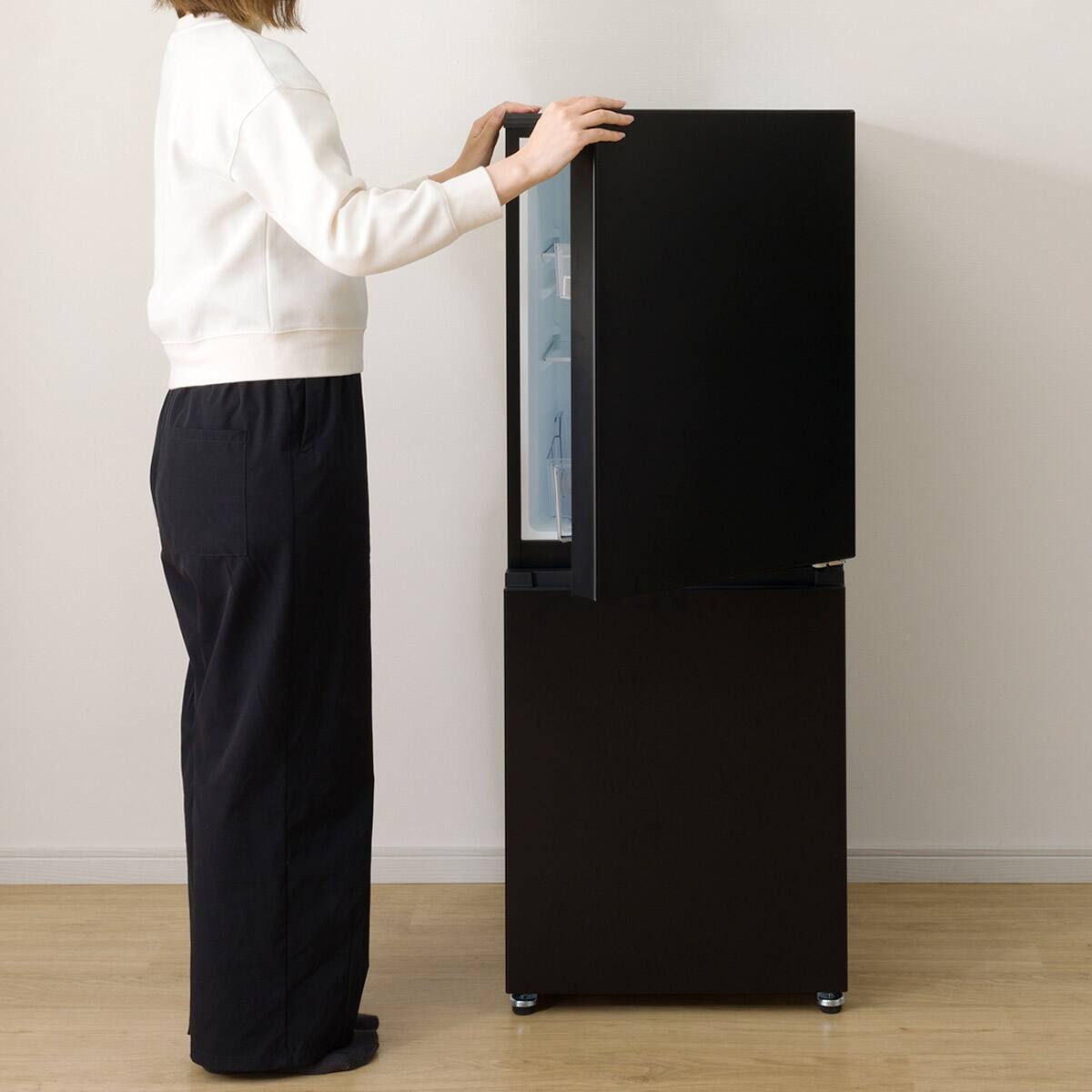 【2025年製 美品】霜取り不要 フローリング保護板付けます 135L冷凍冷蔵庫 160L 2ドア霜取り不要冷凍冷蔵庫(GZ2G01 ブラック)延長保証付き