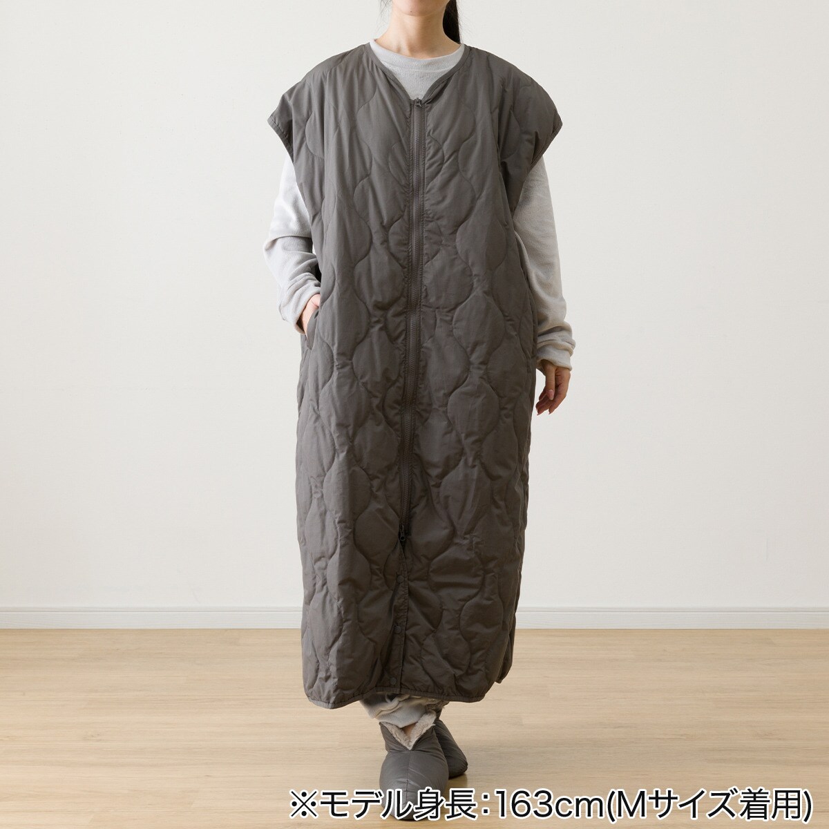 新品タグ付き☆ anuansノースリーブ　デザインロングコート　羽織り　ベスト 新品タグ付き☆ anuansノースリーブ デザインロングコート 羽織り