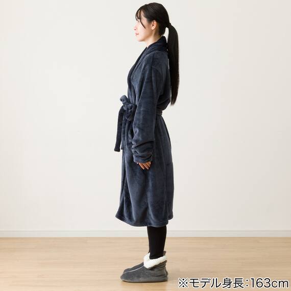 すっぽり収納 着る毛布(NウォームWSPエリ付きミドルNV) 9枚目画像