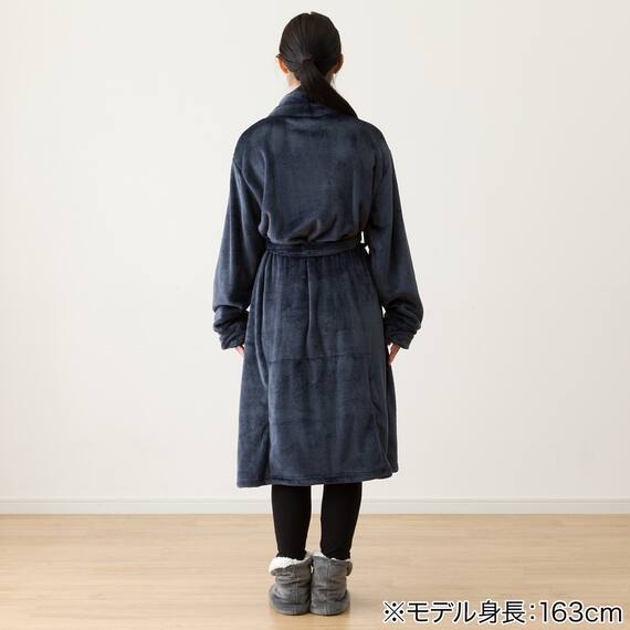 すっぽり収納 着る毛布(NウォームWSPエリ付きミドルNV) 10枚目画像