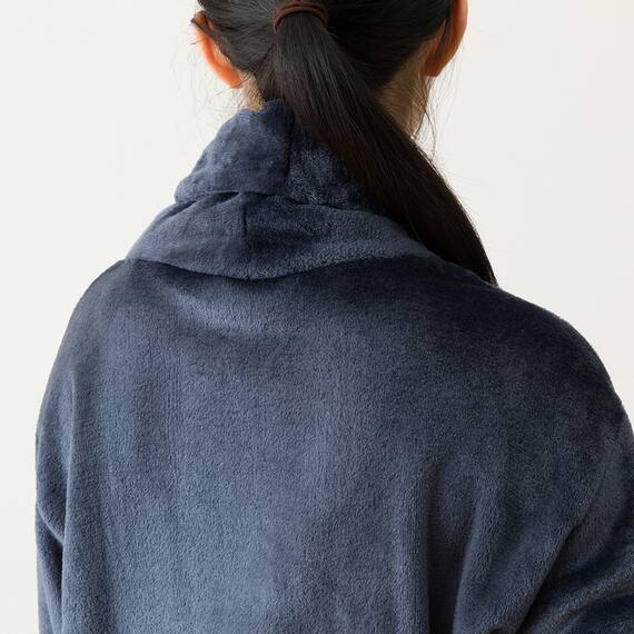 すっぽり収納 着る毛布(NウォームWSPエリ付きミドルNV) 15枚目画像