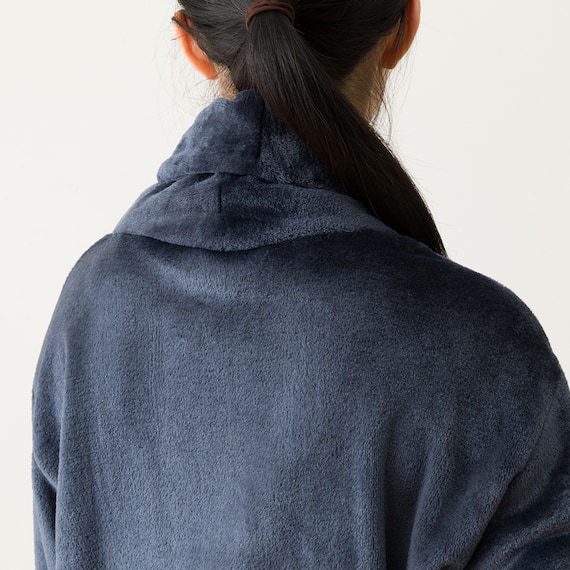 すっぽり収納 着る毛布(NウォームWSPエリ付きミドルNV) 15枚目画像