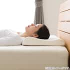 頭と首にフィットする波型低反発まくら(P2533) 4枚目画像